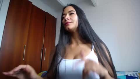 Ilauren online show from February 5, 12:53 pm