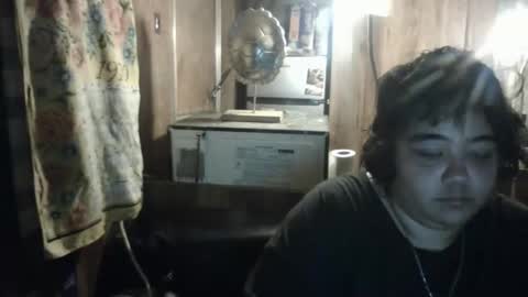 wigper online show from May 18, 4:07 am