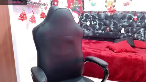 wiilliam online show from December 22, 6:59 pm