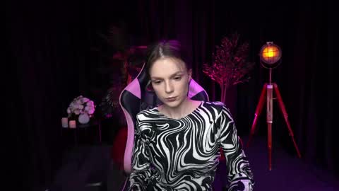 Alice online show from March 28, 5:03 pm