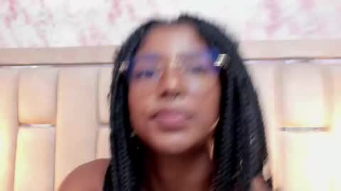 wild_firee_ online show from November 2, 9:37 pm