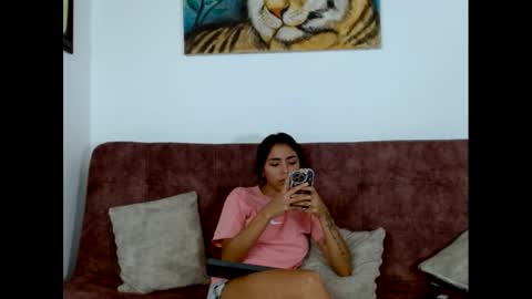 Wild RoomXxX online show from September 18, 9:52 pm
