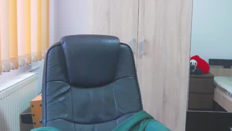 Snapshot of wildbea23 chatting on February 1, 12:15 pm Bea online show from February 1, 12:15 pm
