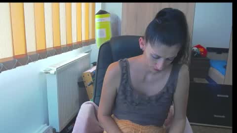 Snapshot of wildbea23 chatting on September 17, 11:13 am Bea online show from September 17, 11:13 am