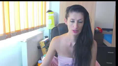 Snapshot of wildbea23 chatting on September 12, 10:17 am Bea online show from September 12, 10:17 am