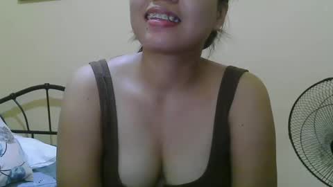 Snapshot of wildcamille chatting on February 26, 1:43 pm camille online show from February 26, 1:43 pm
