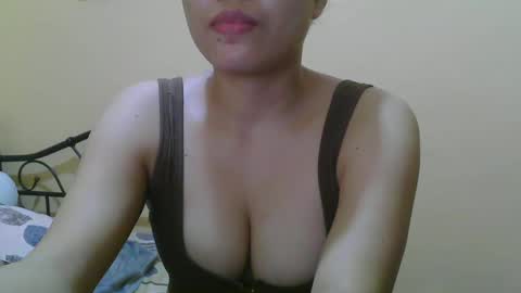 Snapshot of wildcamille chatting on February 26, 10:27 am camille online show from February 26, 10:27 am