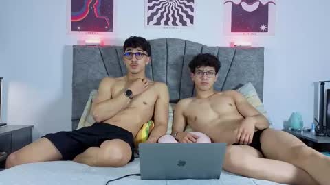 WildDesire online show from March 7, 3:28 am