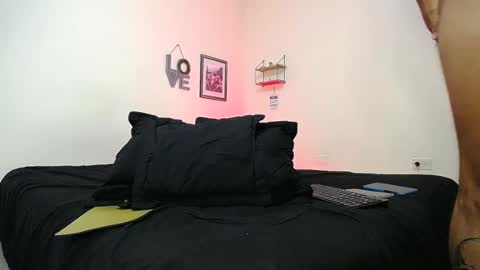 wilder__grey online show from June 13, 6:40 pm