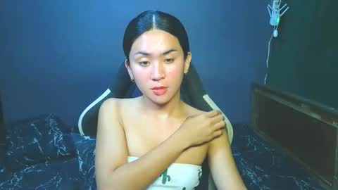 wildhot_francine4uxxx online show from May 1, 2:44 pm