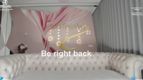 Lili online show from December 11, 9:45 pm