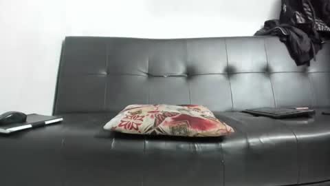 Snapshot of wilfer484725 chatting on January 18, 11:43 am wilfer online show from January 18, 11:43 am