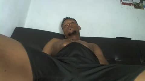 Snapshot of wilfer484725 chatting on March 11, 1:05 am wilfer online show from March 11, 1:05 am