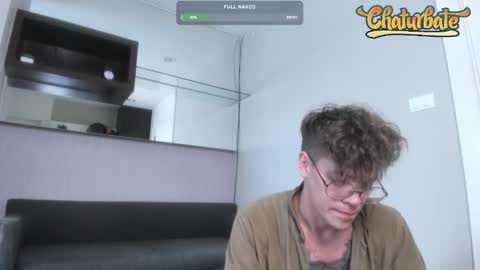 Snapshot of william_henry_a chatting on December 10, 7:05 am William online show from December 10, 7:05 am