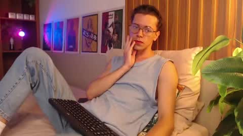 William online show from March 11, 8:06 am