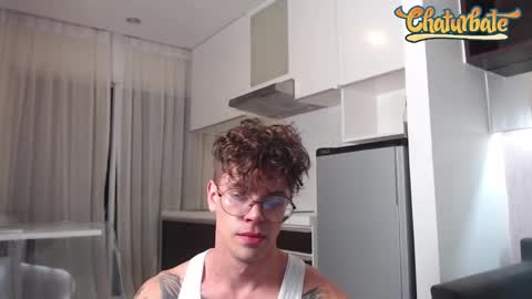 Snapshot of william_henry_a chatting on December 12, 1:39 pm William online show from December 12, 1:39 pm