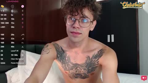 Snapshot of william_henry_a chatting on December 26, 9:22 am William online show from December 26, 9:22 am
