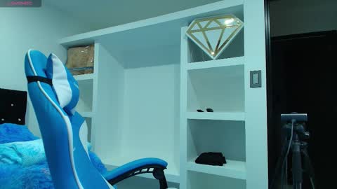 willou_86 online show from February 21, 6:33 pm