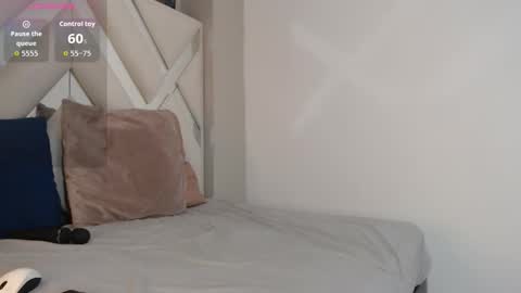 luna online show from February 11, 1:04 pm