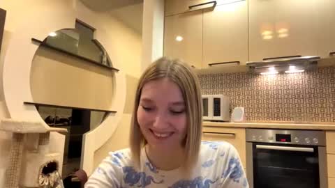 Nia online show from October 11, 11:26 am