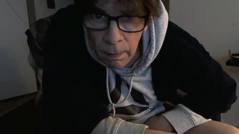 willtie26 online show from December 15, 4:52 am