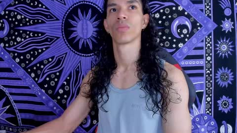 willy_veins online show from December 17, 7:28 am