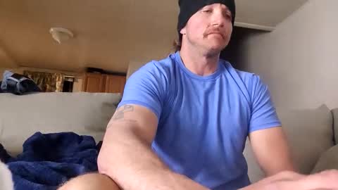 willynn83 online show from April 18, 8:05 am