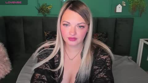 wilmasanders online show from October 18, 5:22 am