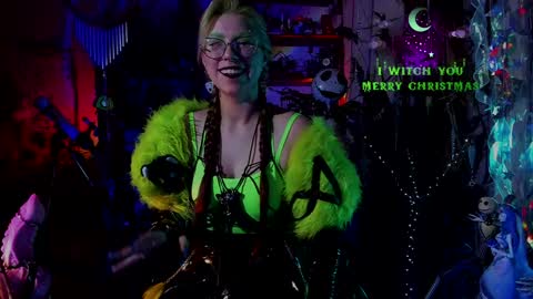 Snapshot of witch_fiona chatting on December 22, 8:14 pm Goddess of two strapons  - Mr. long Don Mr. Pinky online show from December 22, 8:14 pm