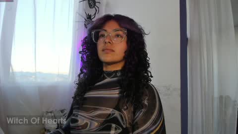 Snapshot of witchofhearts chatting on January 21, 10:51 pm Luna Violeta A r t i s t online show from January 21, 10:51 pm
