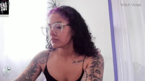 Snapshot of witchofhearts chatting on January 29, 2:21 pm Luna Violeta A r t i s t online show from January 29, 2:21 pm