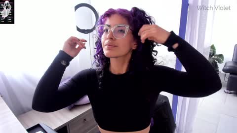 Snapshot of witchofhearts chatting on January 31, 9:16 pm Luna Violeta A r t i s t online show from January 31, 9:16 pm