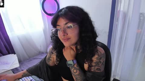 Snapshot of witchofhearts chatting on January 10, 9:31 pm Luna Violeta A r t i s t online show from January 10, 9:31 pm