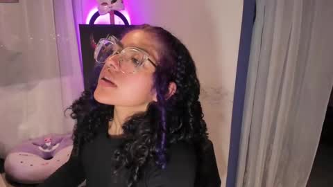 Snapshot of witchofhearts chatting on February 13, 11:58 pm Luna Violeta A r t i s t online show from February 13, 11:58 pm