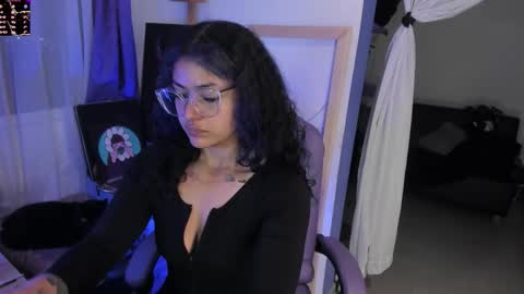 Snapshot of witchofhearts chatting on September 20, 2:03 am Luna Violeta A r t i s t online show from September 20, 2:03 am