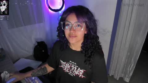 Snapshot of witchofhearts chatting on January 22, 11:43 pm Luna Violeta A r t i s t online show from January 22, 11:43 pm