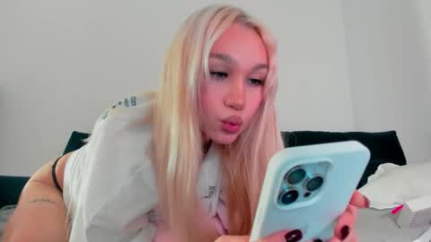 wladilia online show from September 22, 8:35 pm