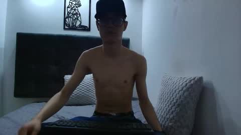  W O L F  online show from March 10, 11:23 am