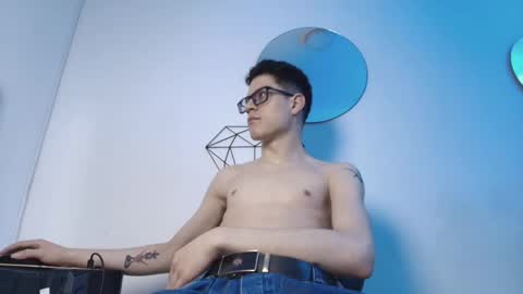  W O L F  online show from September 13, 1:46 pm