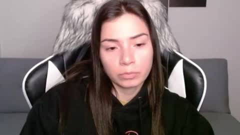 Snapshot of wolfs_daughter chatting on February 26, 3:57 am Alex online show from February 26, 3:57 am