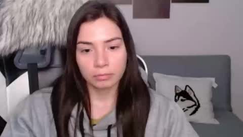 Snapshot of wolfs_daughter chatting on February 4, 9:31 pm Alex online show from February 4, 9:31 pm