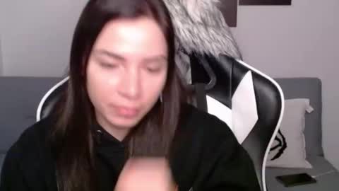 Snapshot of wolfs_daughter chatting on February 10, 2:08 am Alex online show from February 10, 2:08 am