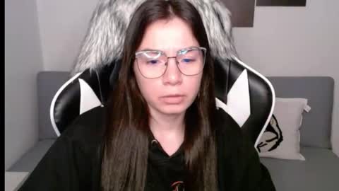 Snapshot of wolfs_daughter chatting on September 18, 3:32 am Alex online show from September 18, 3:32 am