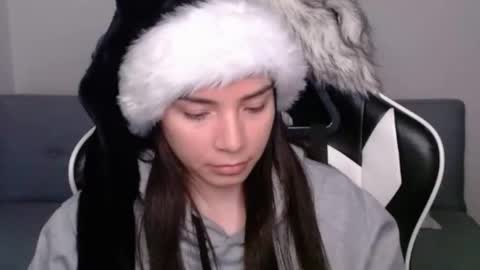 Snapshot of wolfs_daughter chatting on January 8, 2:14 am Alex online show from January 8, 2:14 am