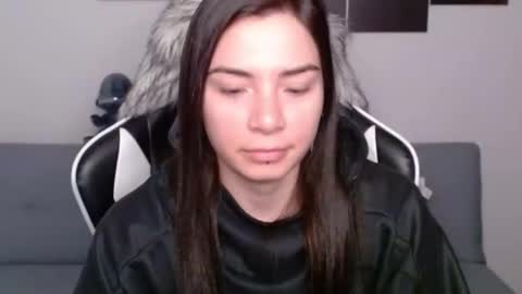 Snapshot of wolfs_daughter chatting on January 19, 5:58 am Alex online show from January 19, 5:58 am