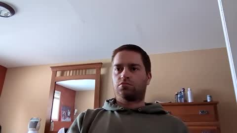 woodeee77 online show from February 10, 6:35 pm