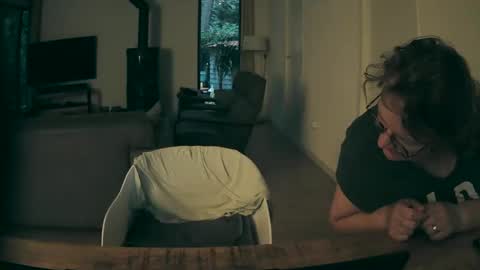 woodwurm and Snoeske online show from October 16, 6:02 am