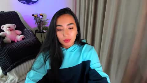 dudetta Kim online show from November 2, 1:33 pm