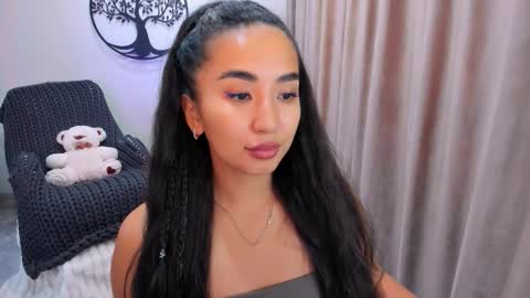 dudetta Kim online show from October 13, 6:15 am