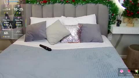 wow  jullia online show from December 3, 6:25 am